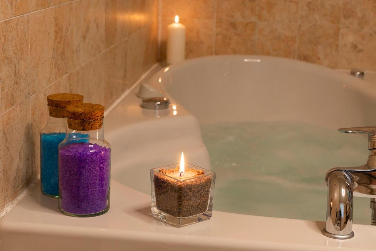 Villa Mara - Aosta - 200 Mq - Wifi - Jacuzzi - Parcheggio - Giardino Eksteriør billede