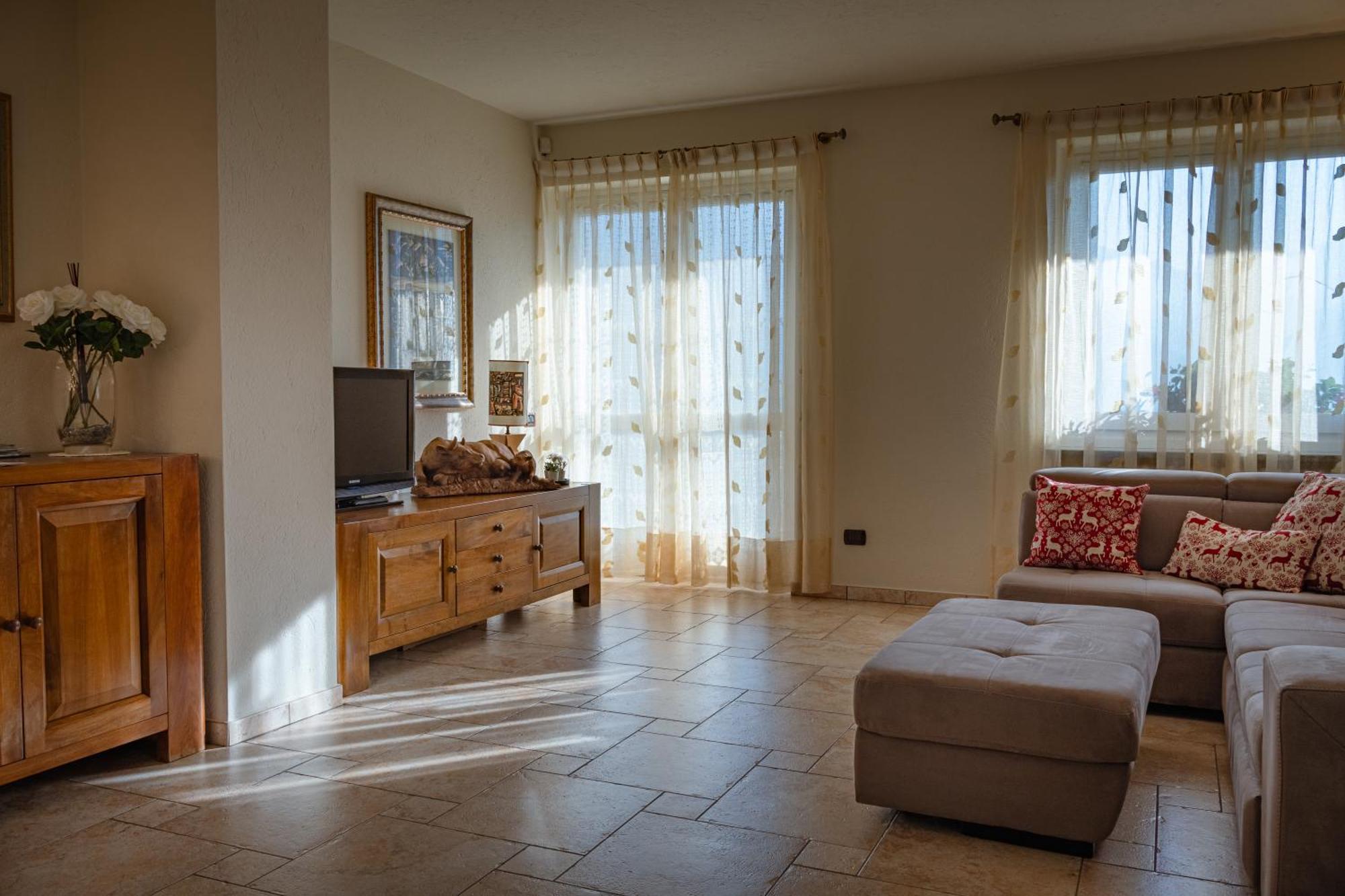 Villa Mara - Aosta - 200 Mq - Wifi - Jacuzzi - Parcheggio - Giardino Eksteriør billede