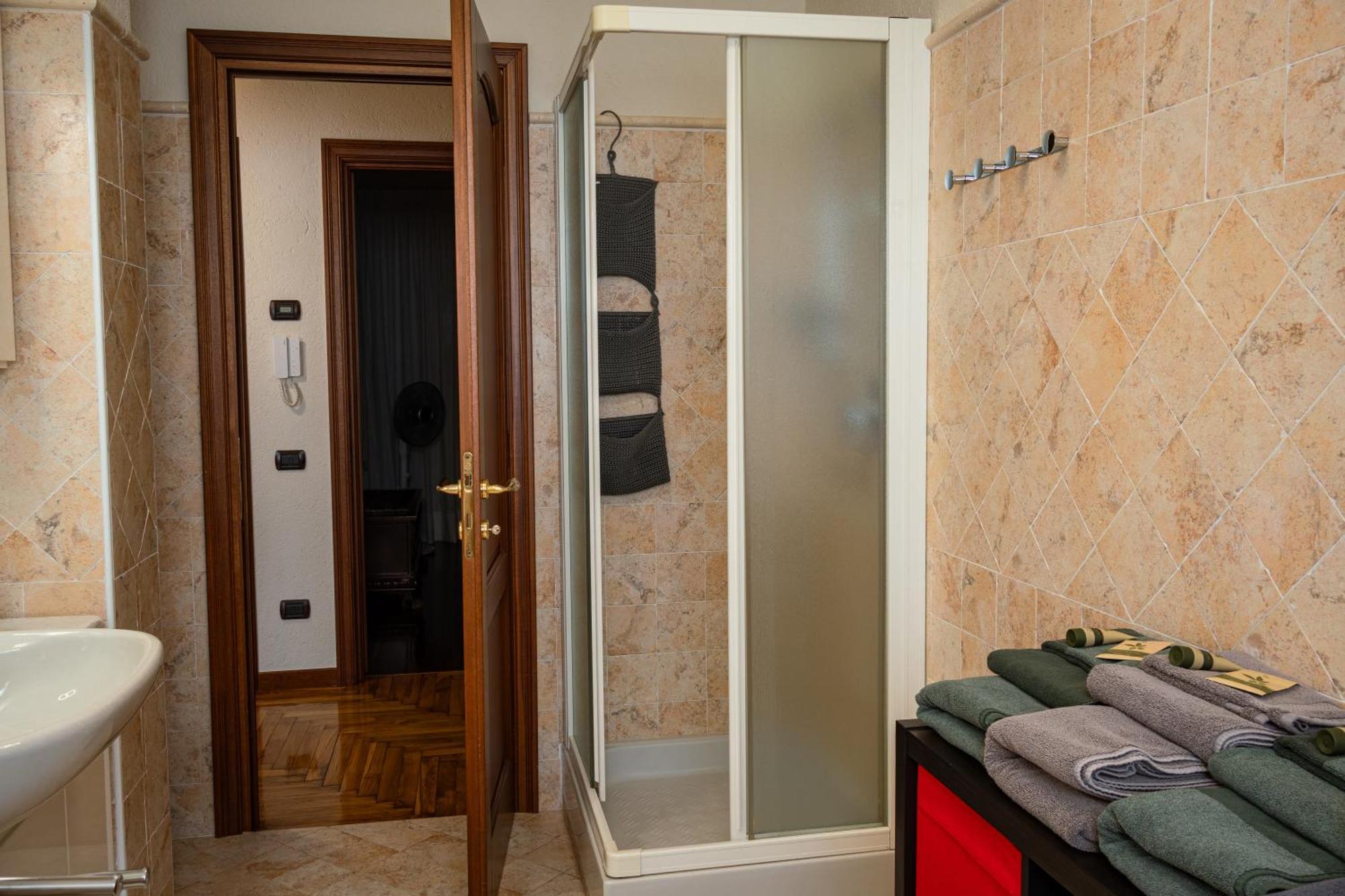 Villa Mara - Aosta - 200 Mq - Wifi - Jacuzzi - Parcheggio - Giardino Eksteriør billede